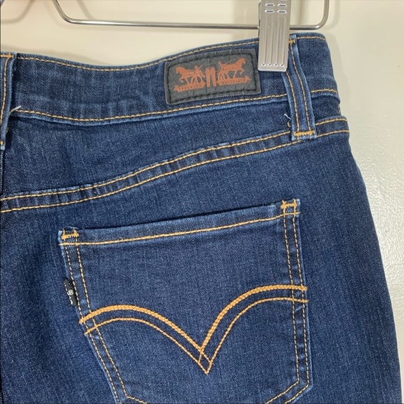 Levi’s - Picture 4 of 5
